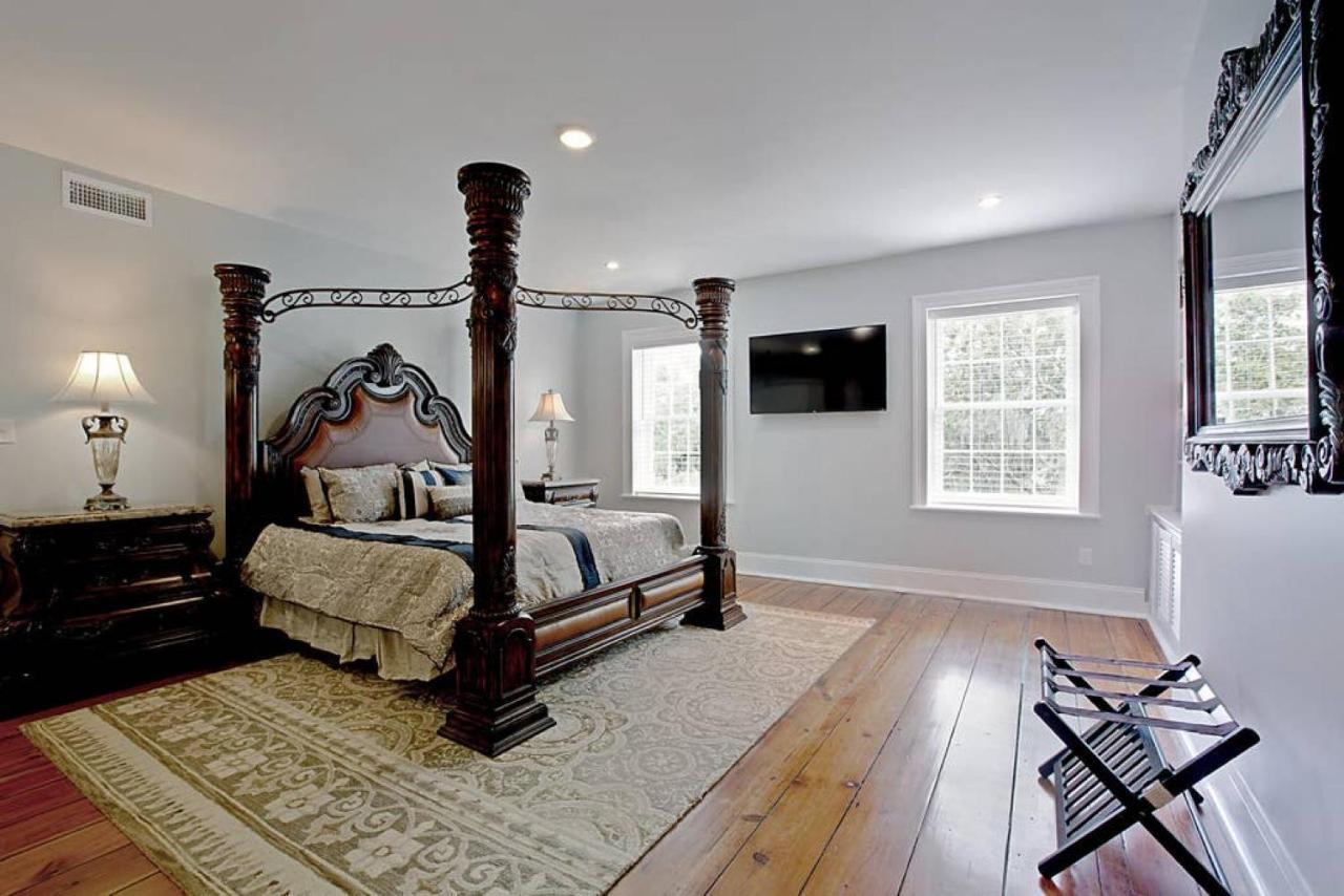 הוילה סוואנה Newly Renovated 4 Bed 3 Bath And 2 Parking Spots מראה חיצוני תמונה